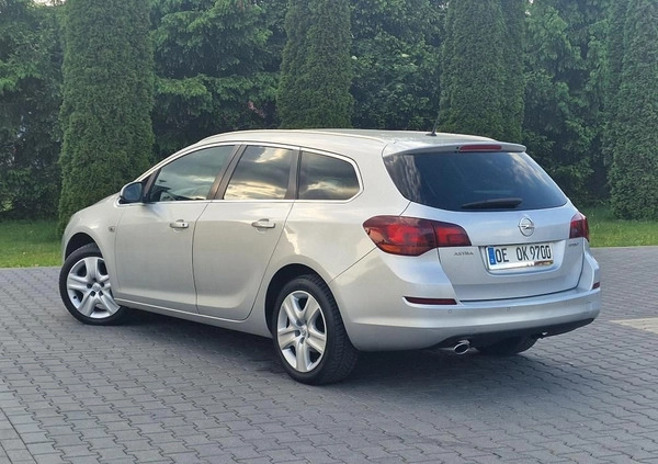 Opel Astra cena 25999 przebieg: 147200, rok produkcji 2011 z Górzno małe 379